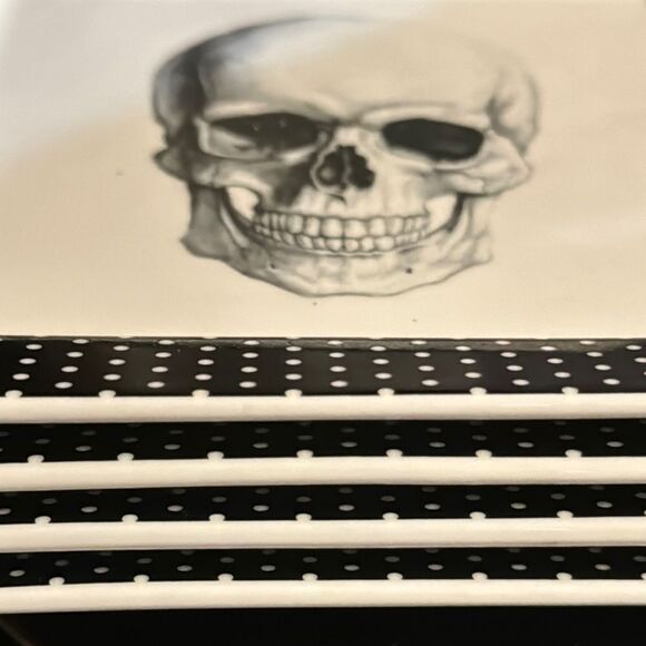 Wicked Ciroa  Skull Porcelaine 6" Plates, Set of 4 - Picture 5 of 5